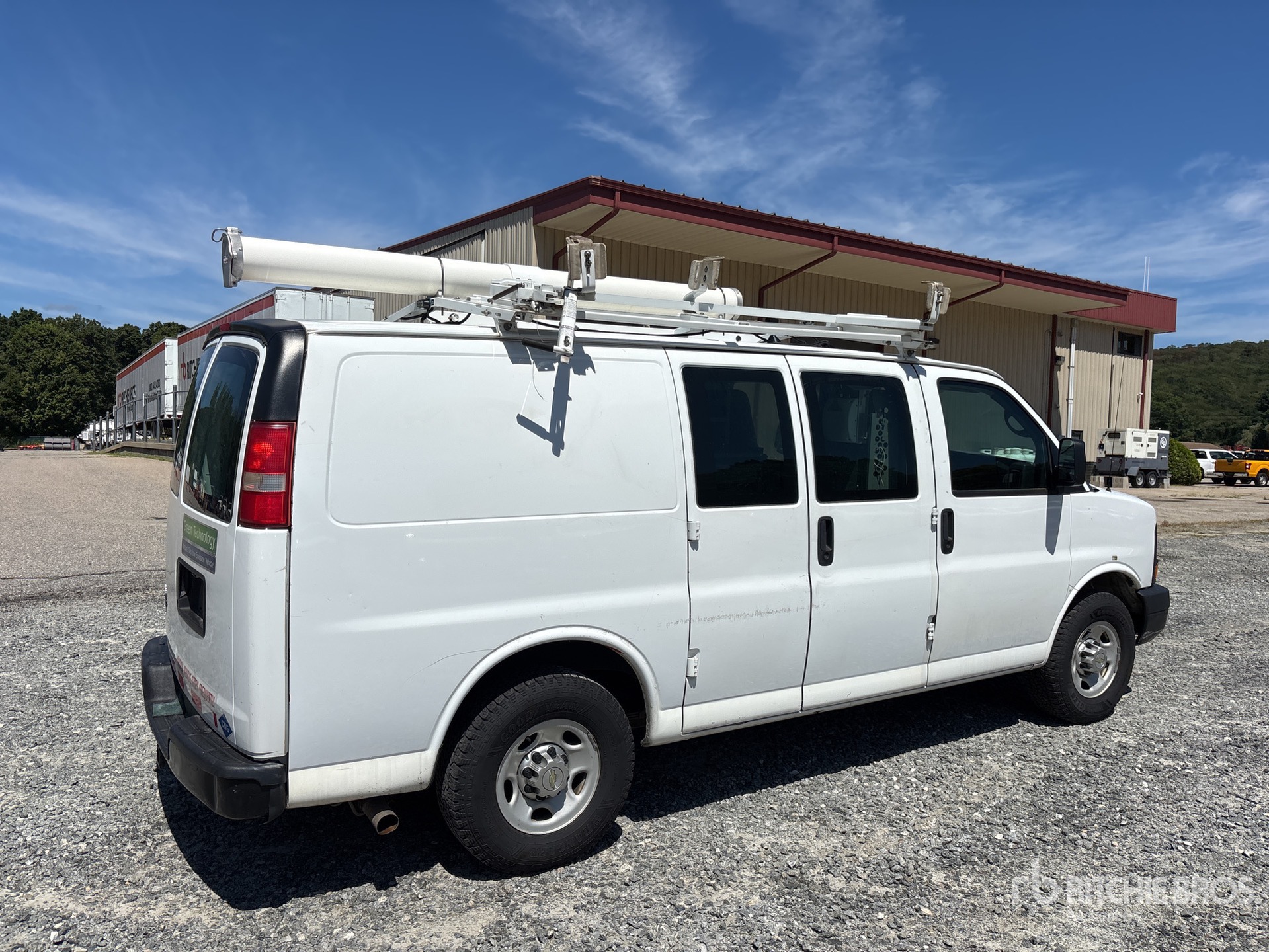 General Appearance with Picture, Right Rear Corner