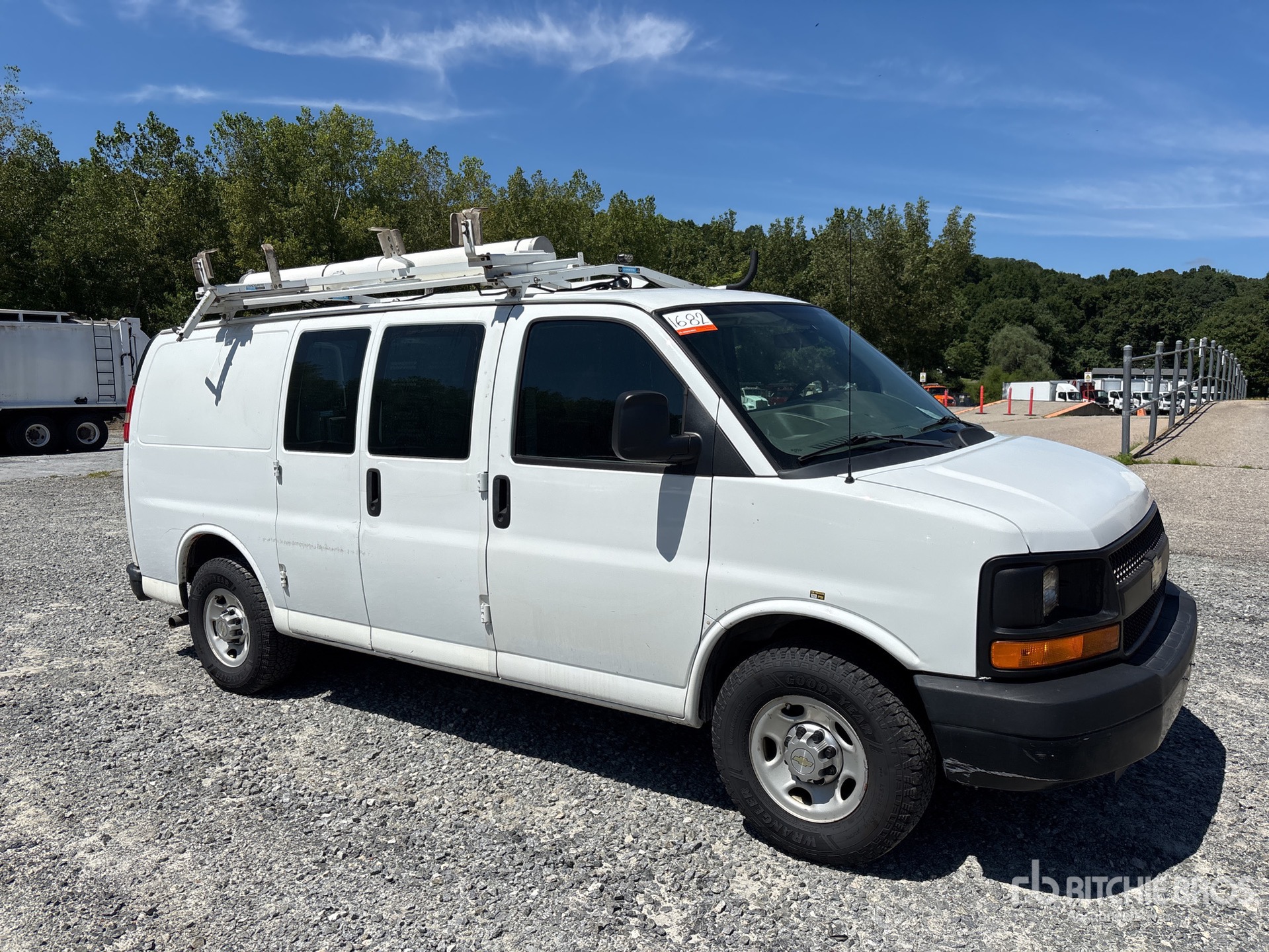 General Appearance with Picture, Right Front Corner