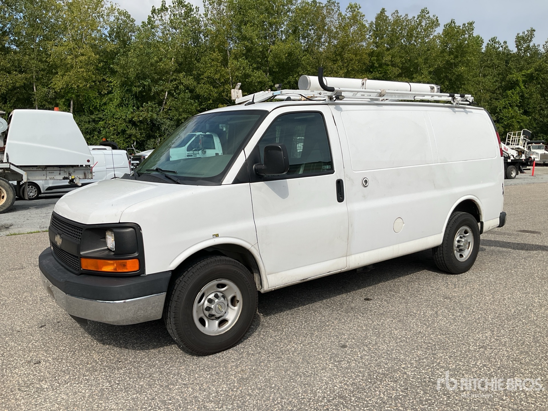 General Appearance with Picture, Left Front Corner