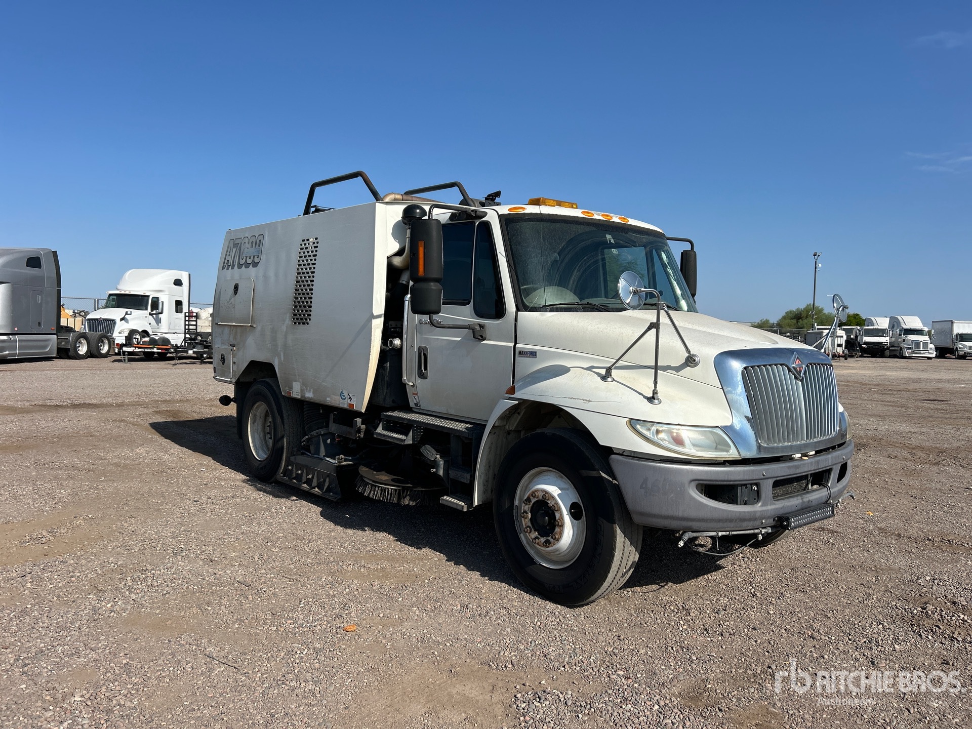 General Appearance with Picture, Right Front Corner