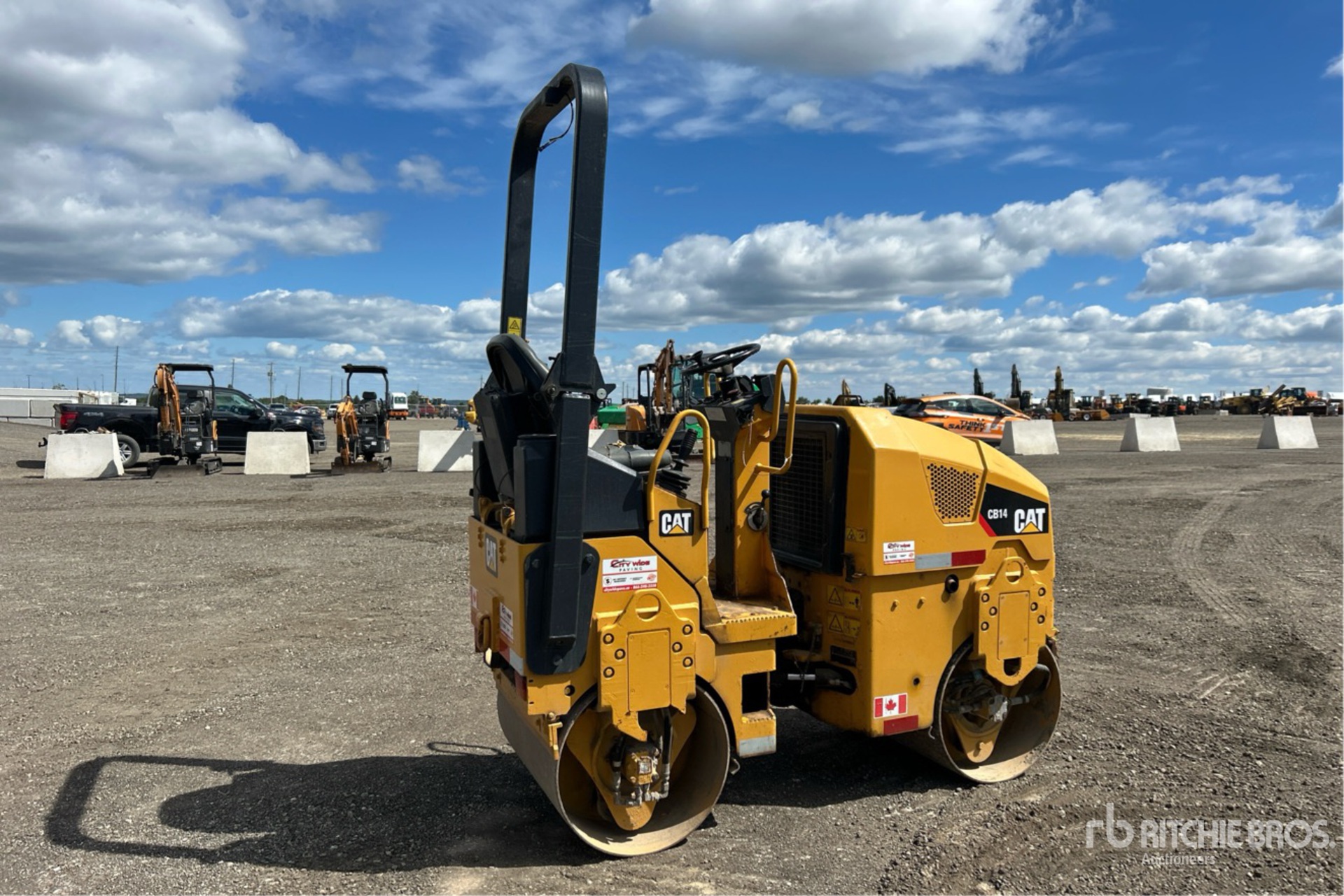 COMPACTADOR 2010 CATERPILLAR CB14