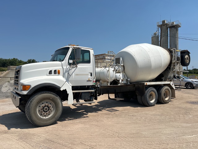 2003 Sterling LT9511 8x4 Mixer Truck