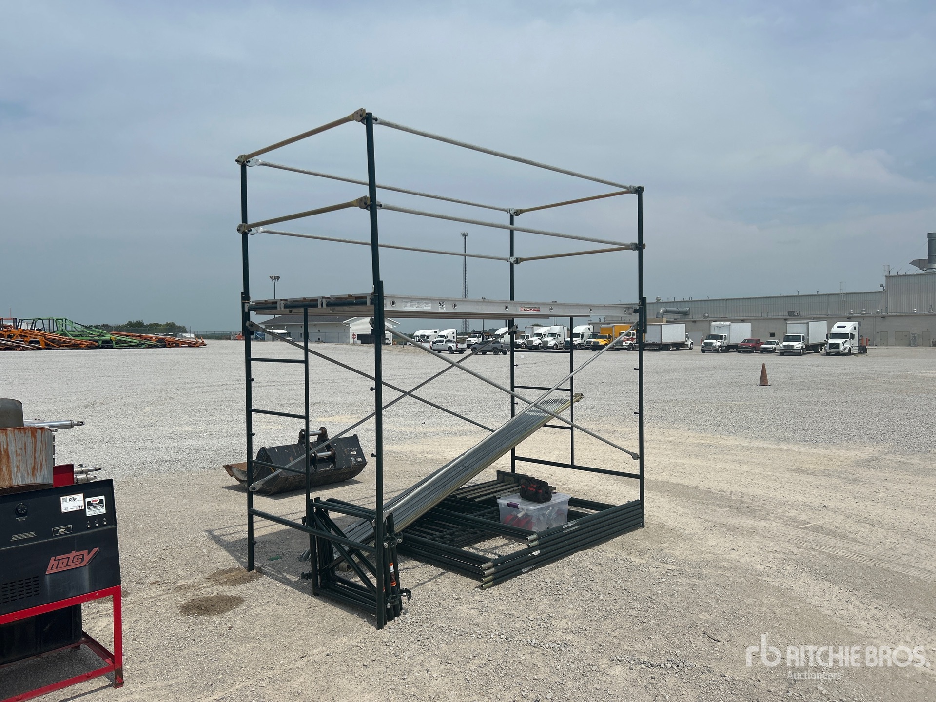 General Appearance with Bild, Ecke hinten links