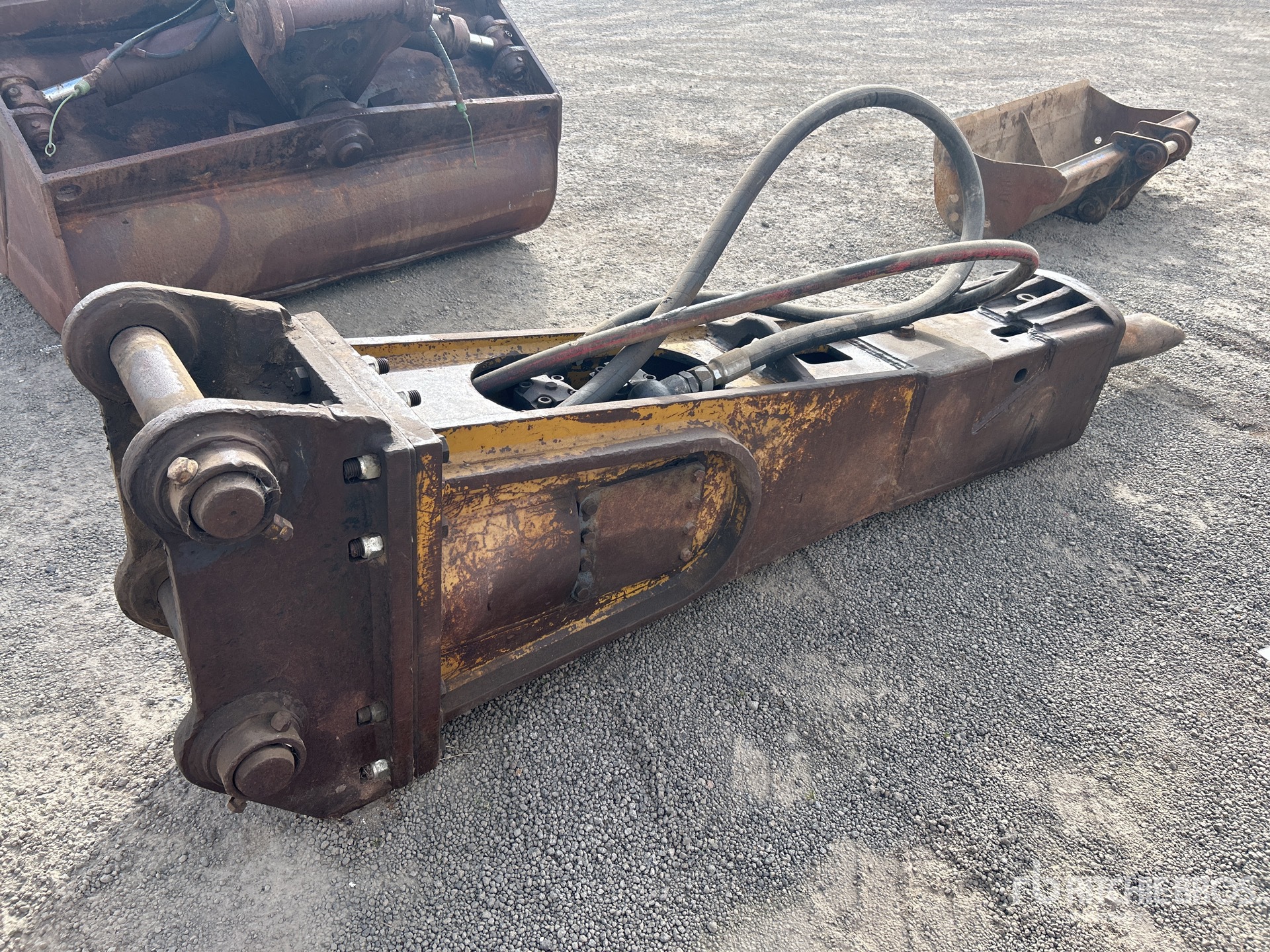 General Appearance with Picture, Right Rear Corner