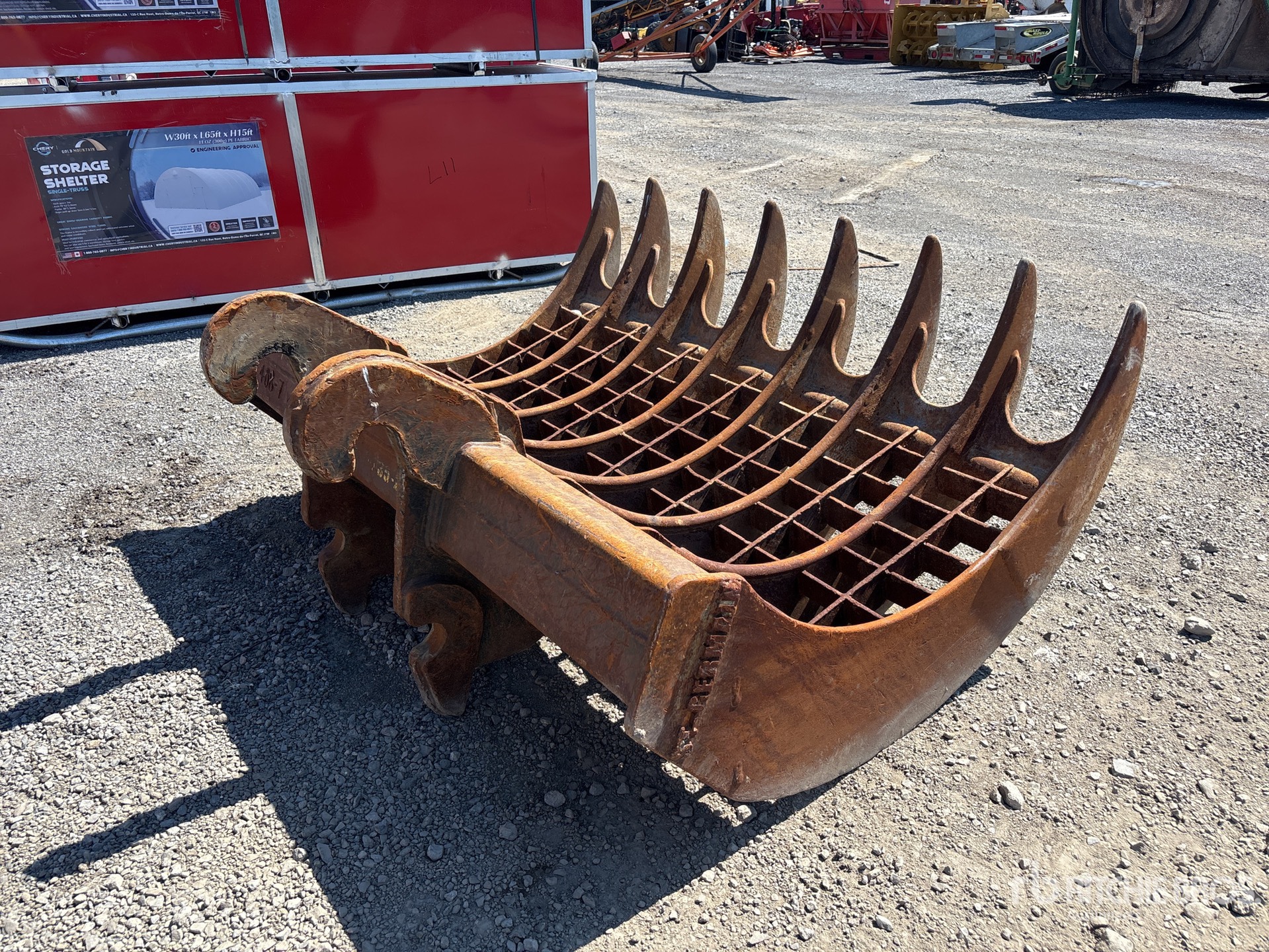 General Appearance with Picture, Right Rear Corner