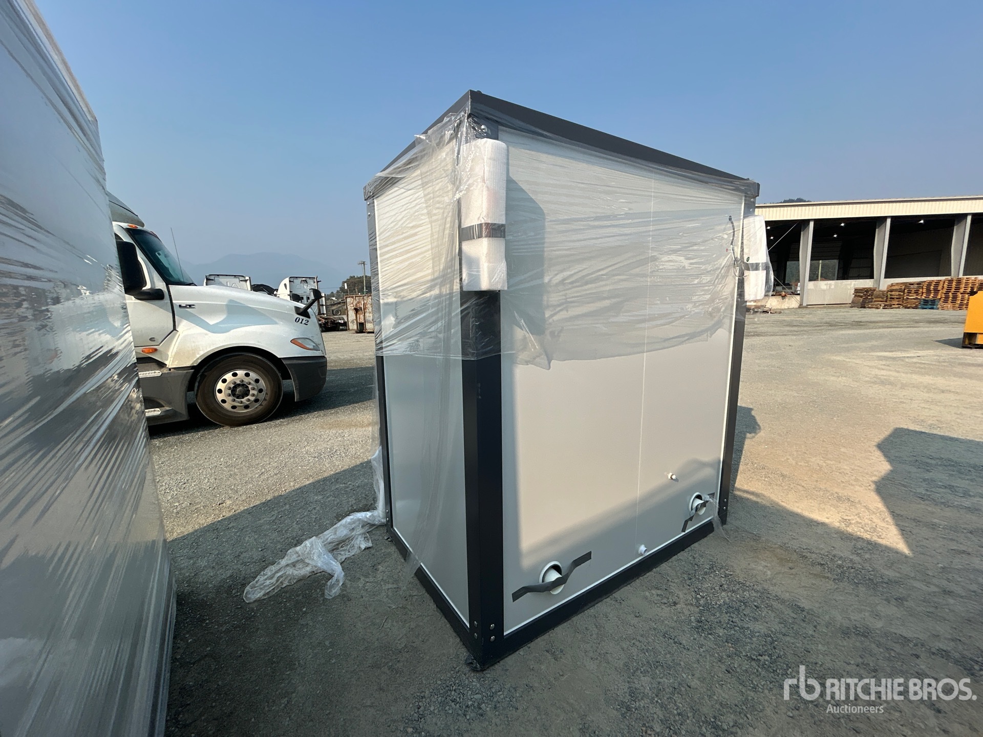 General Appearance with Picture, Left Rear Corner