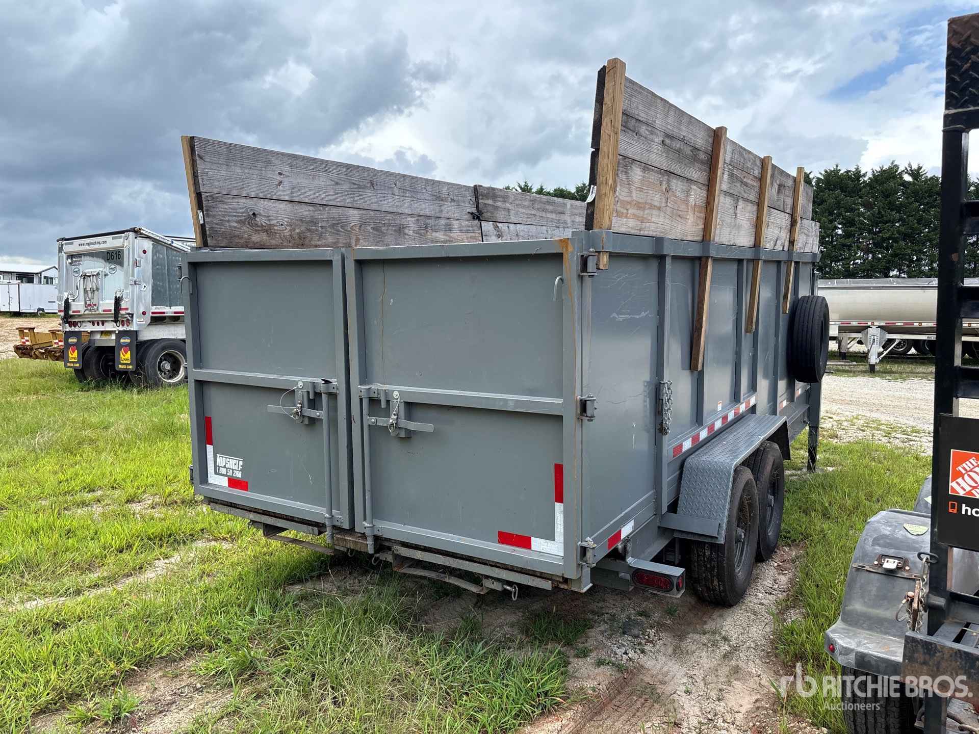 General Appearance with Picture, Right Rear Corner