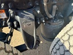 4 Underbody - Truck with 