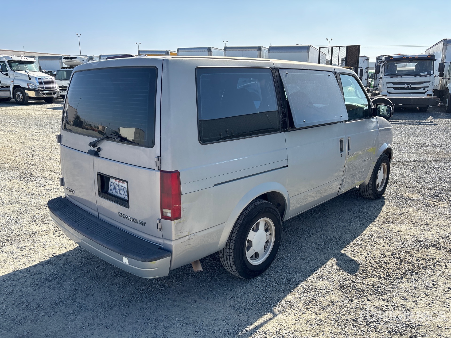 General Appearance with Picture, Right Rear Corner