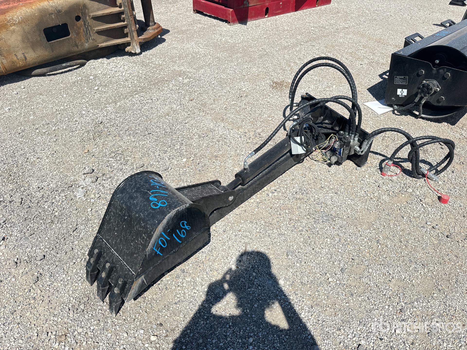 General Appearance with Picture, Right Rear Corner