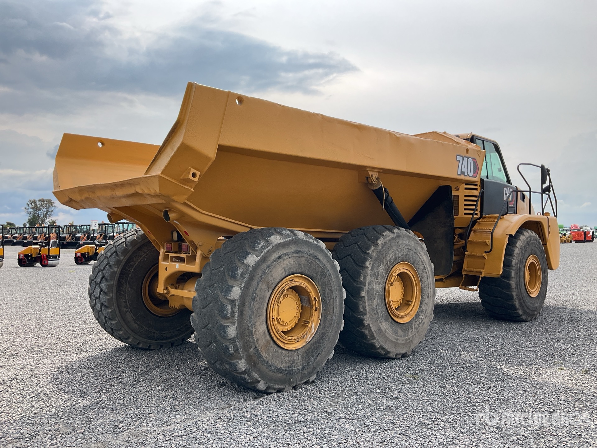 General Appearance with Picture, Right Rear Corner