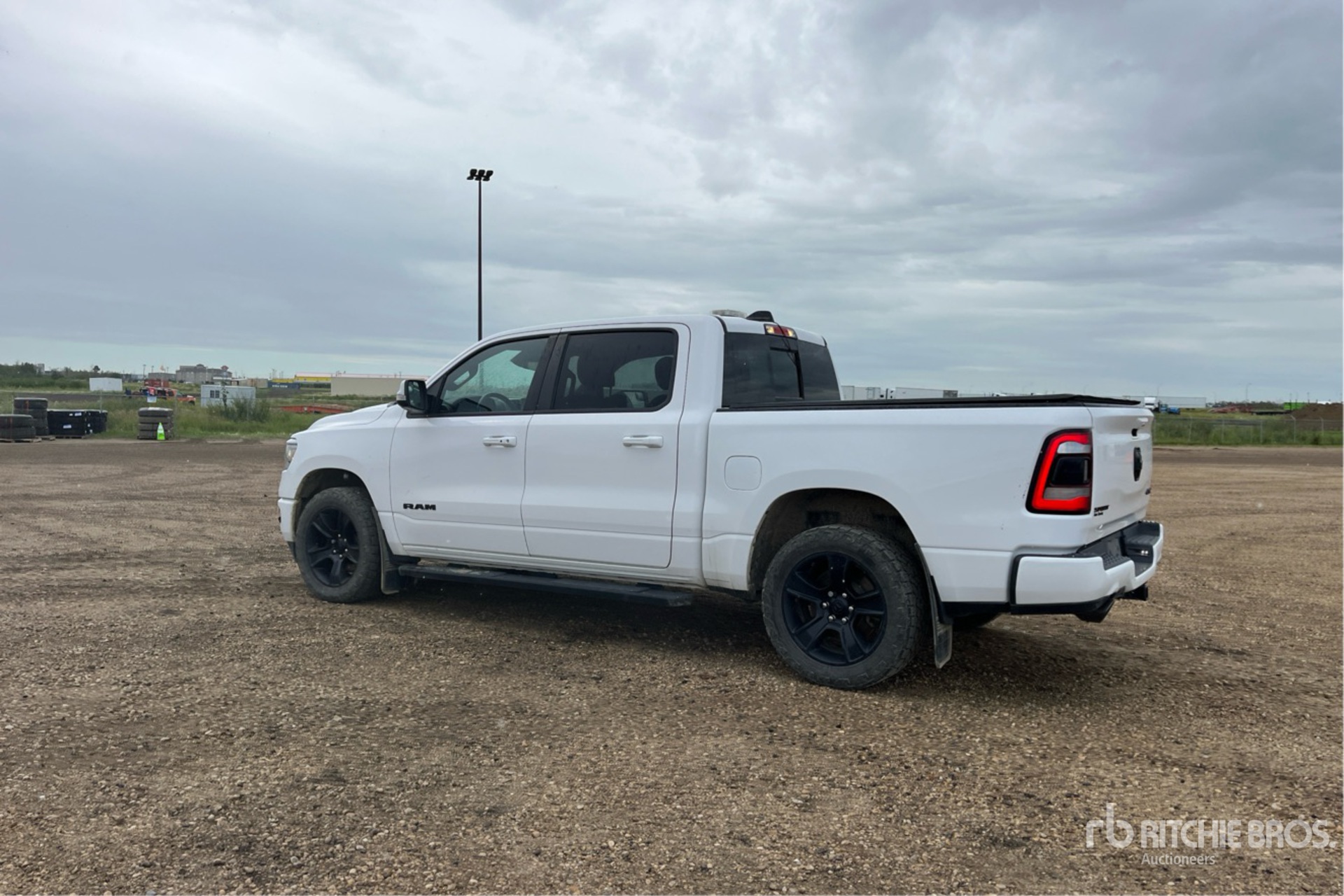 General Appearance with Picture, Left Rear Corner