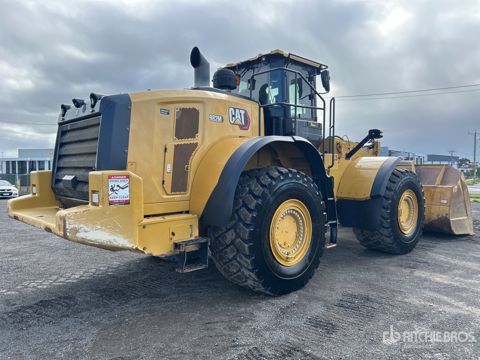 General Appearance with Picture, Right Rear Corner