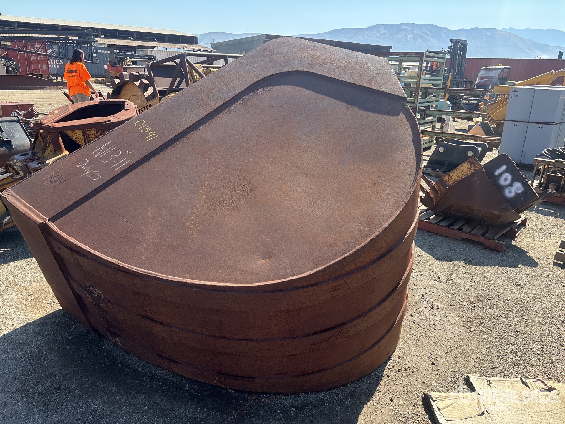 General Appearance with Picture, Left Rear Corner