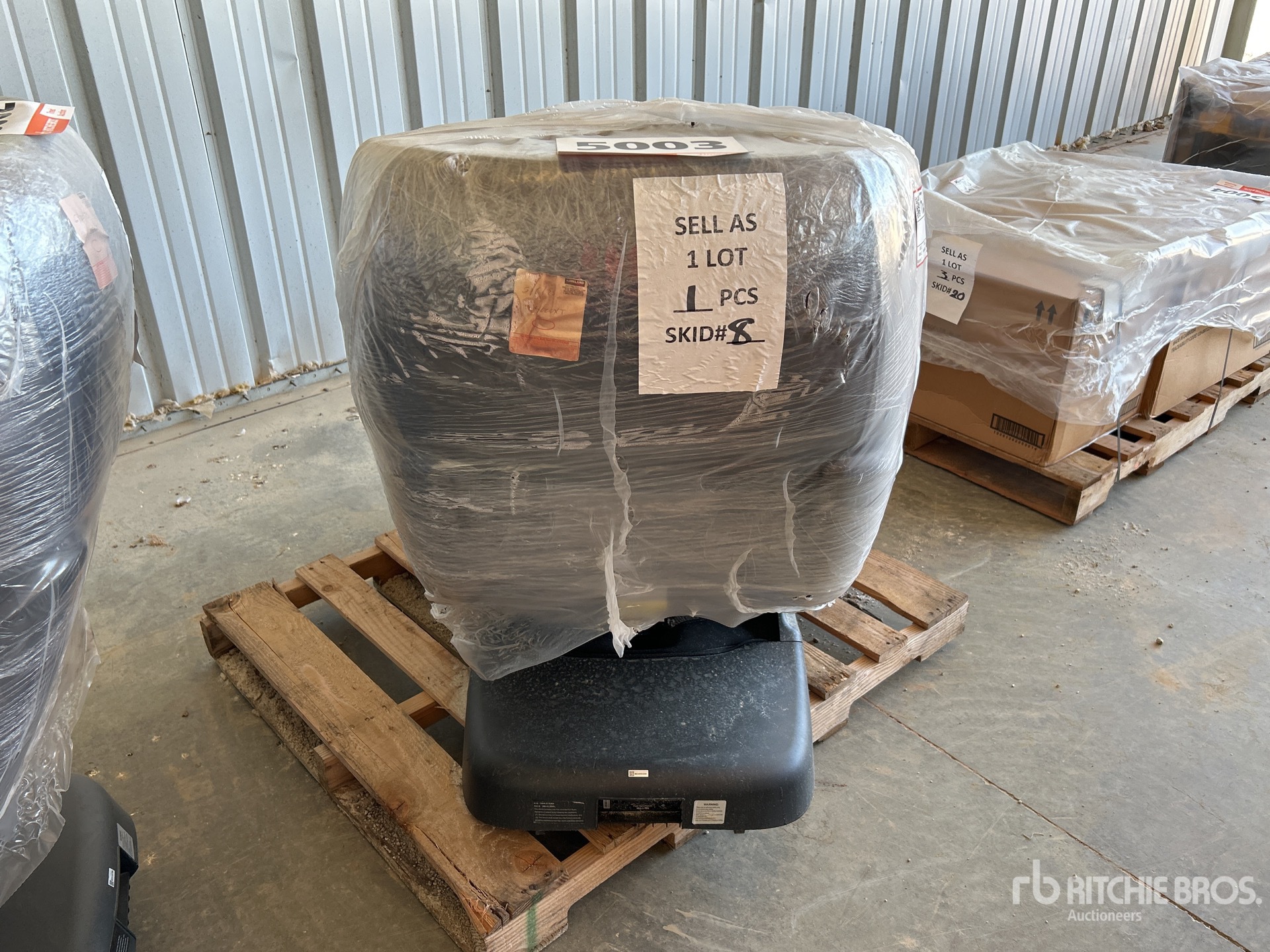 General Appearance with Picture, Right Rear Corner