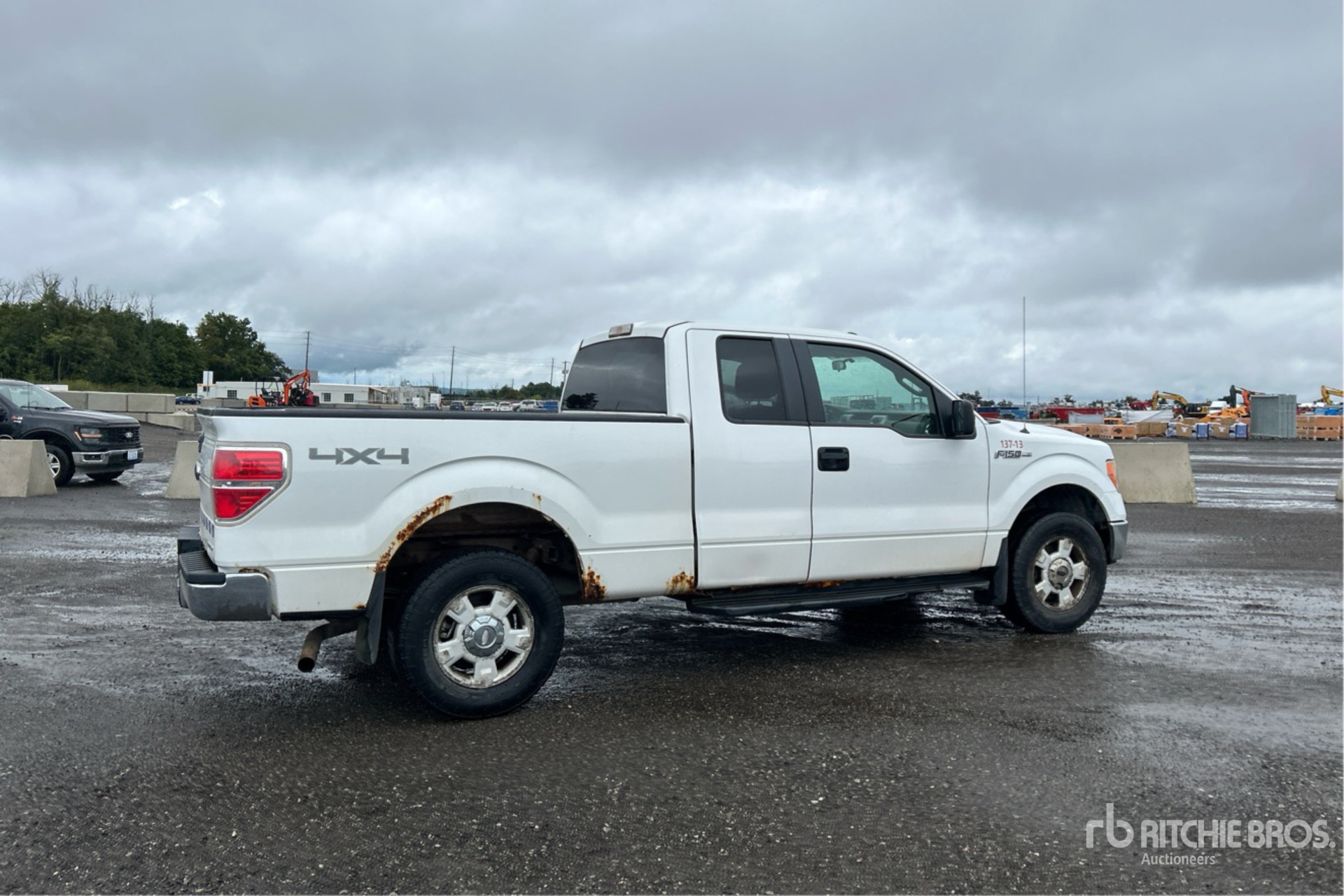 General Appearance with Picture, Right Rear Corner