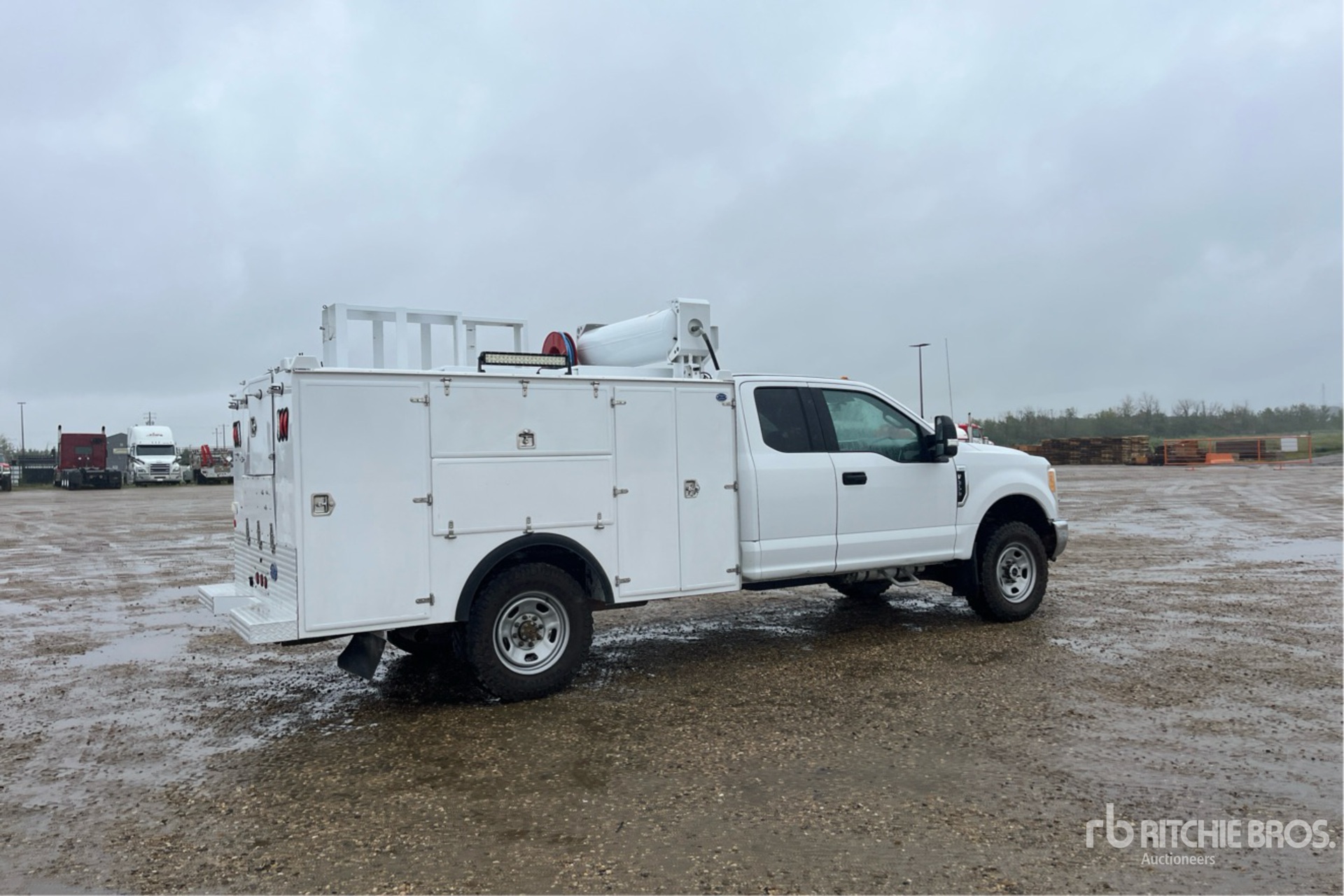 General Appearance with Picture, Right Rear Corner