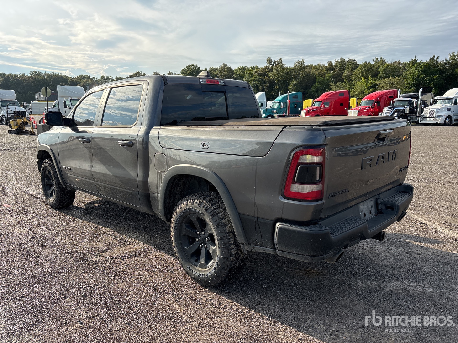 General Appearance with Picture, Left Rear Corner