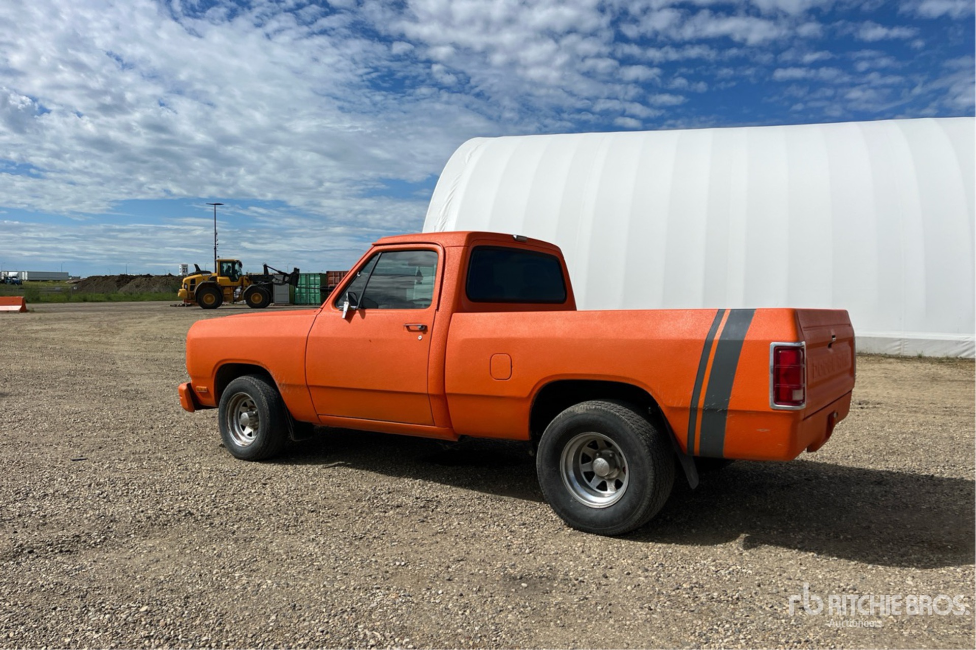 General Appearance with Picture, Left Rear Corner