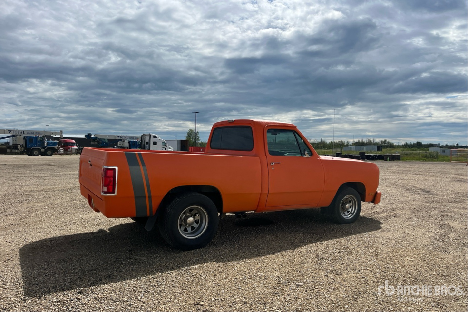 General Appearance with Picture, Right Rear Corner