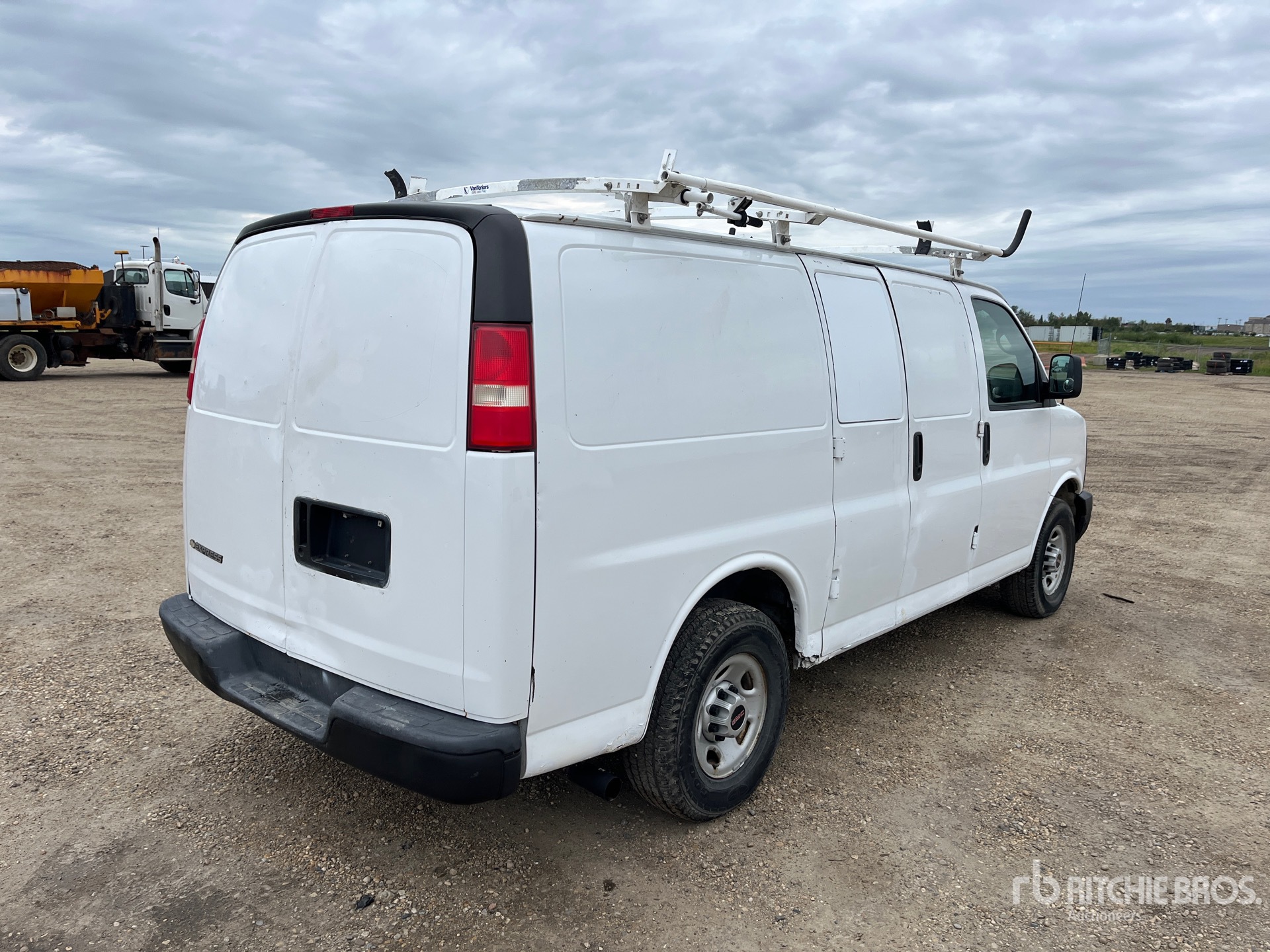 General Appearance with Picture, Right Rear Corner