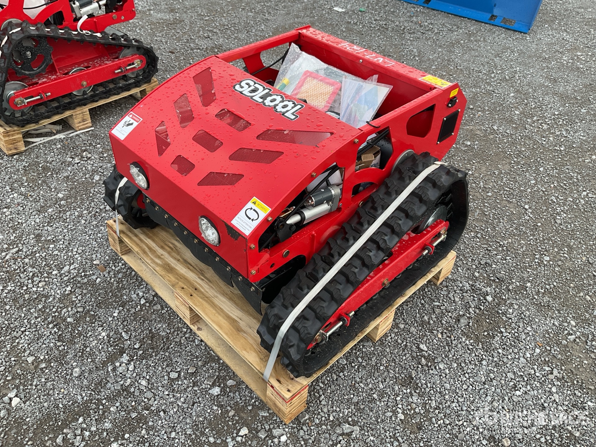 General Appearance with Picture, Left Front Corner