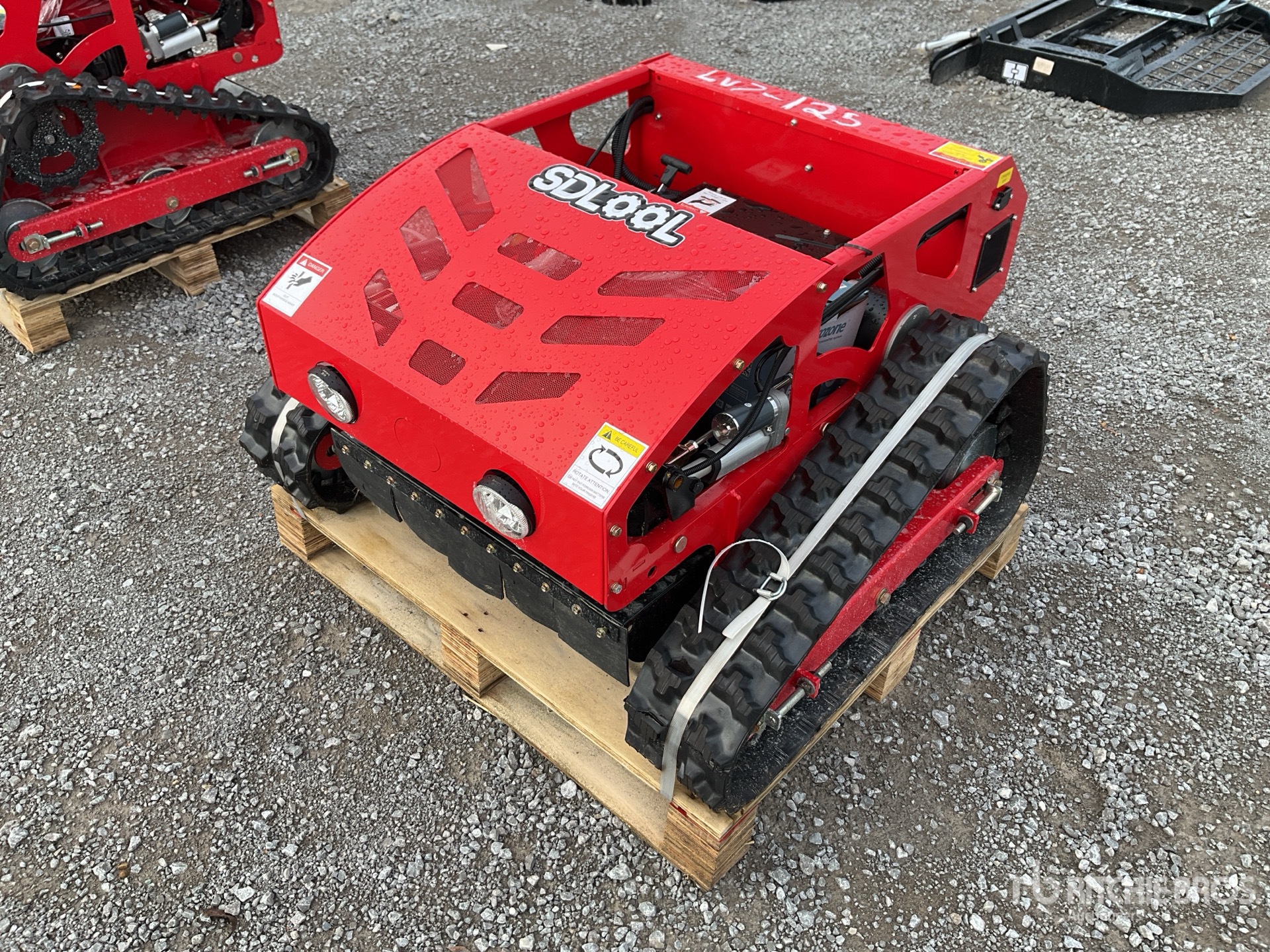 General Appearance with Picture, Left Front Corner