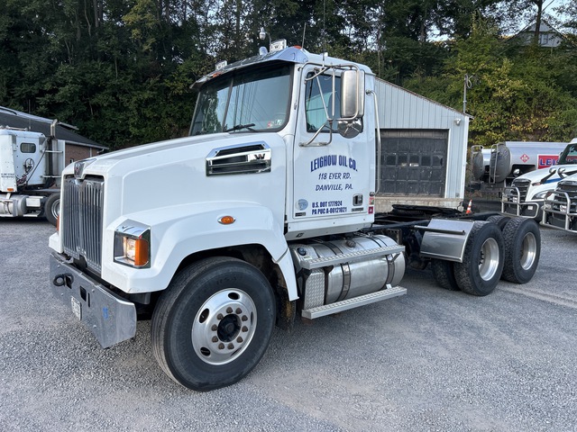 2015 Western Star 4700SF 6x4 T/A Day Cab Truck Tractor 2015 Western Star 4700SF 6x4 T/A Day Cab Truck Tractor