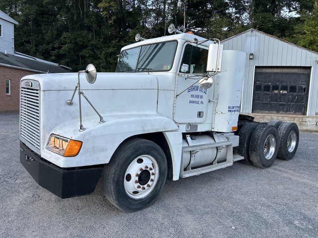 2000 Freightliner FLD 6x4 T/A Day Cab Truck Tractor