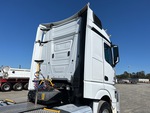 4 Underbody - Truck with 