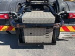 4 Underbody - Truck with 
