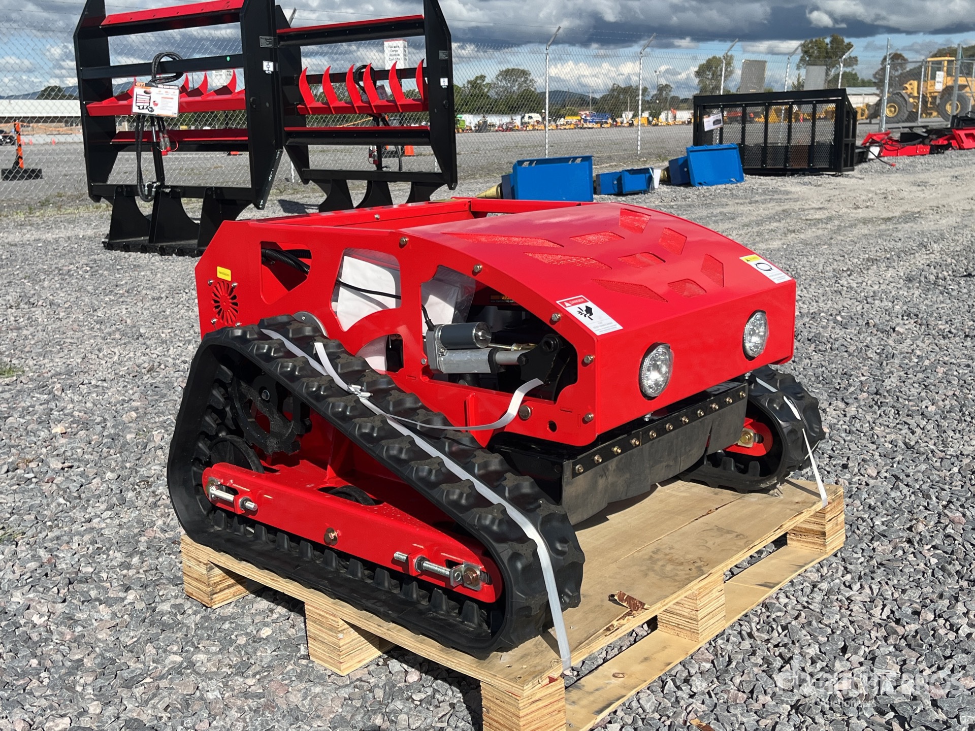 General Appearance with Picture, Right Front Corner