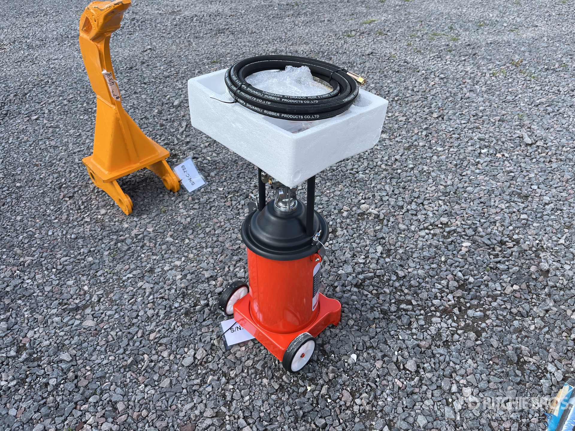 General Appearance with Picture, Right Rear Corner