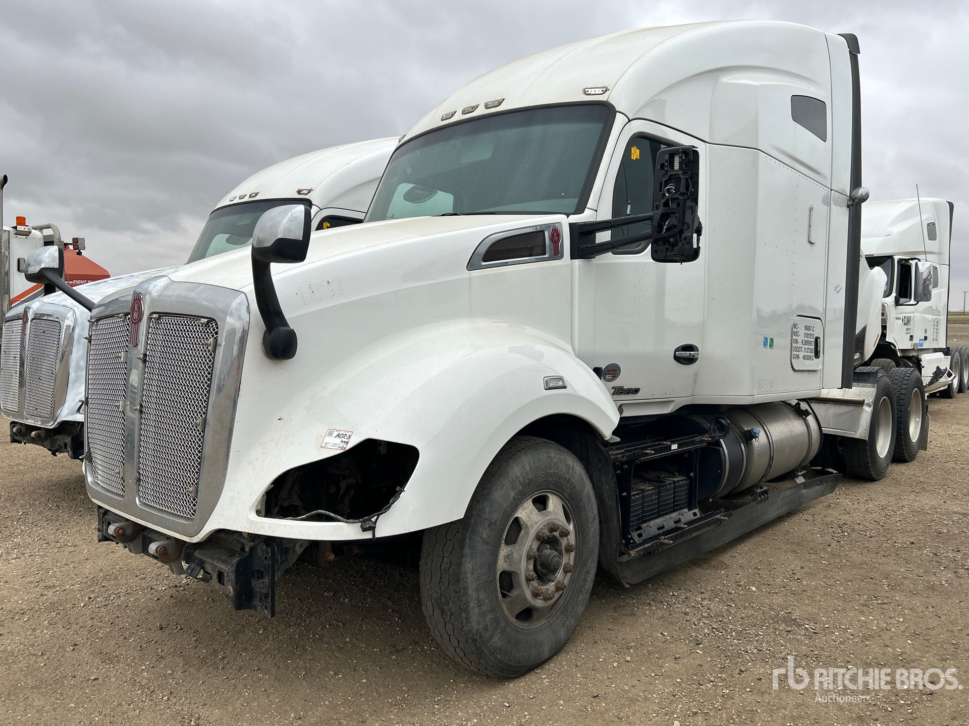 General Appearance with Picture, Left Front Corner