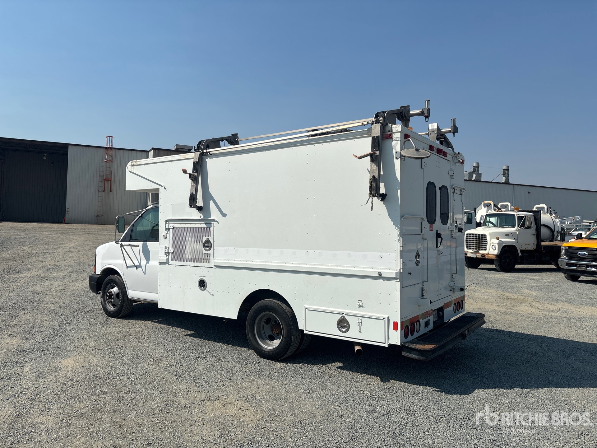 General Appearance with Picture, Left Rear Corner