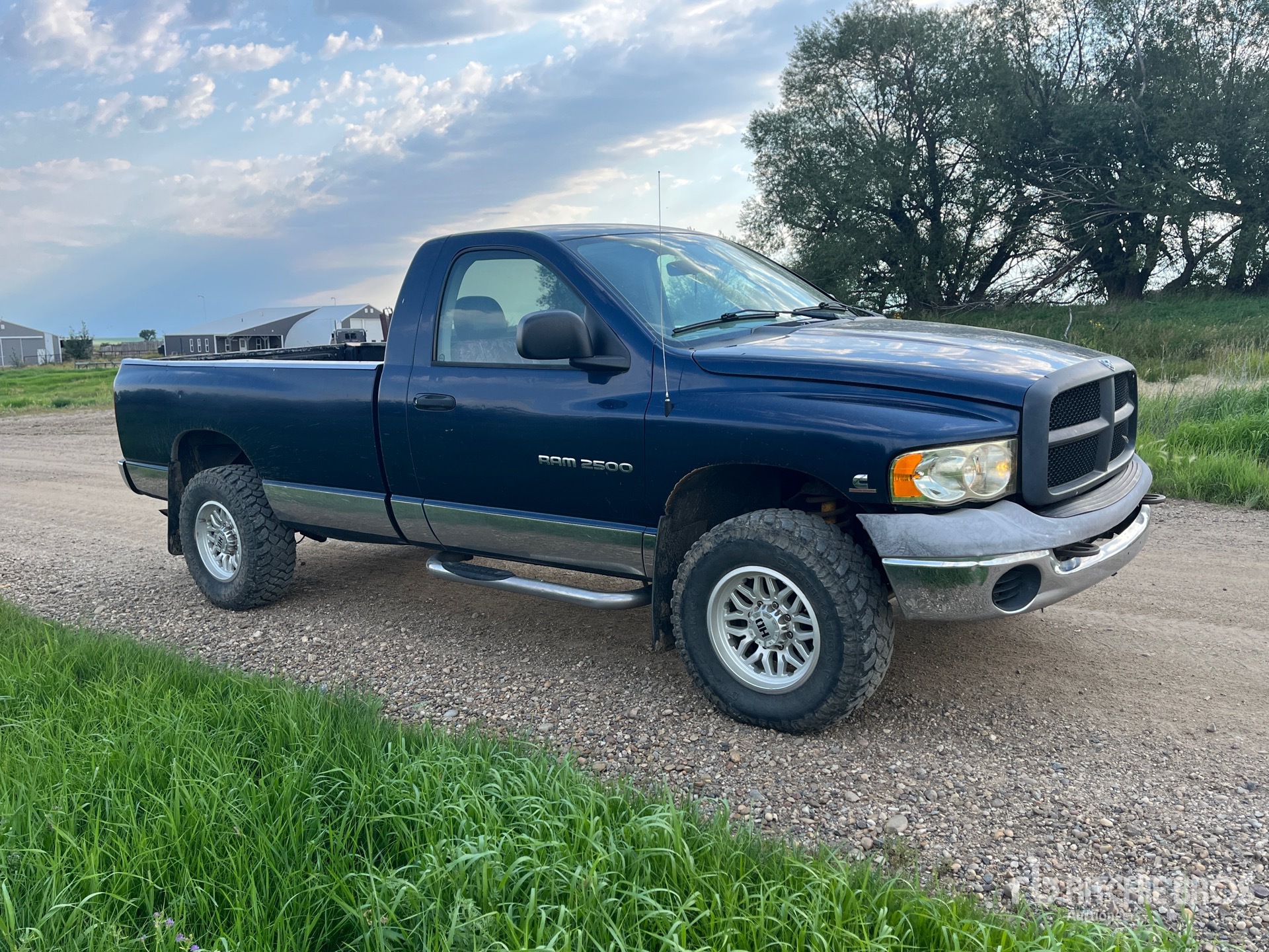 General Appearance with Picture, Right Front Corner