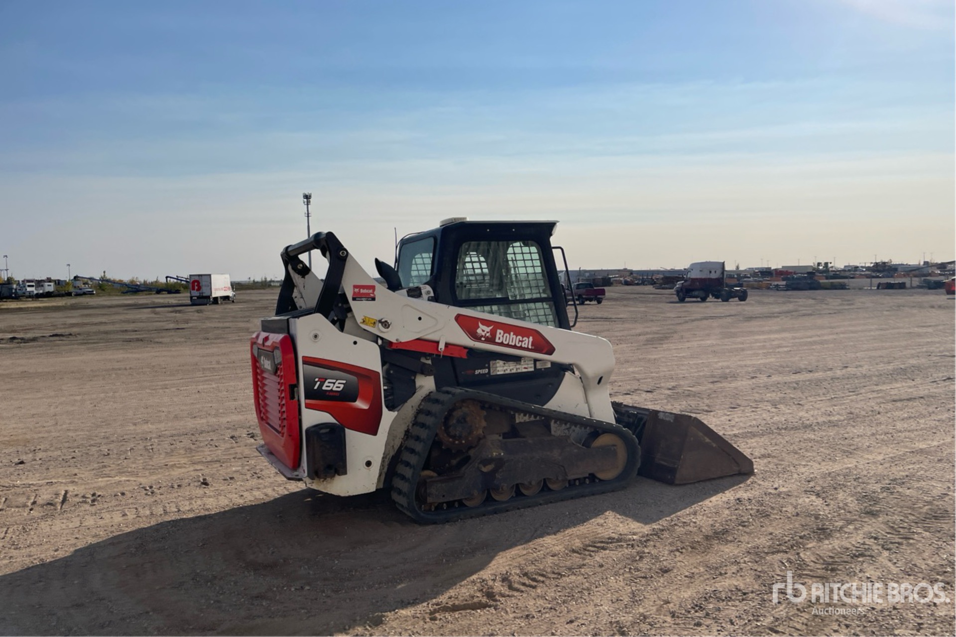 MINI CARGADOR SOBRE ORUGAS 2022 COMPAC T66
