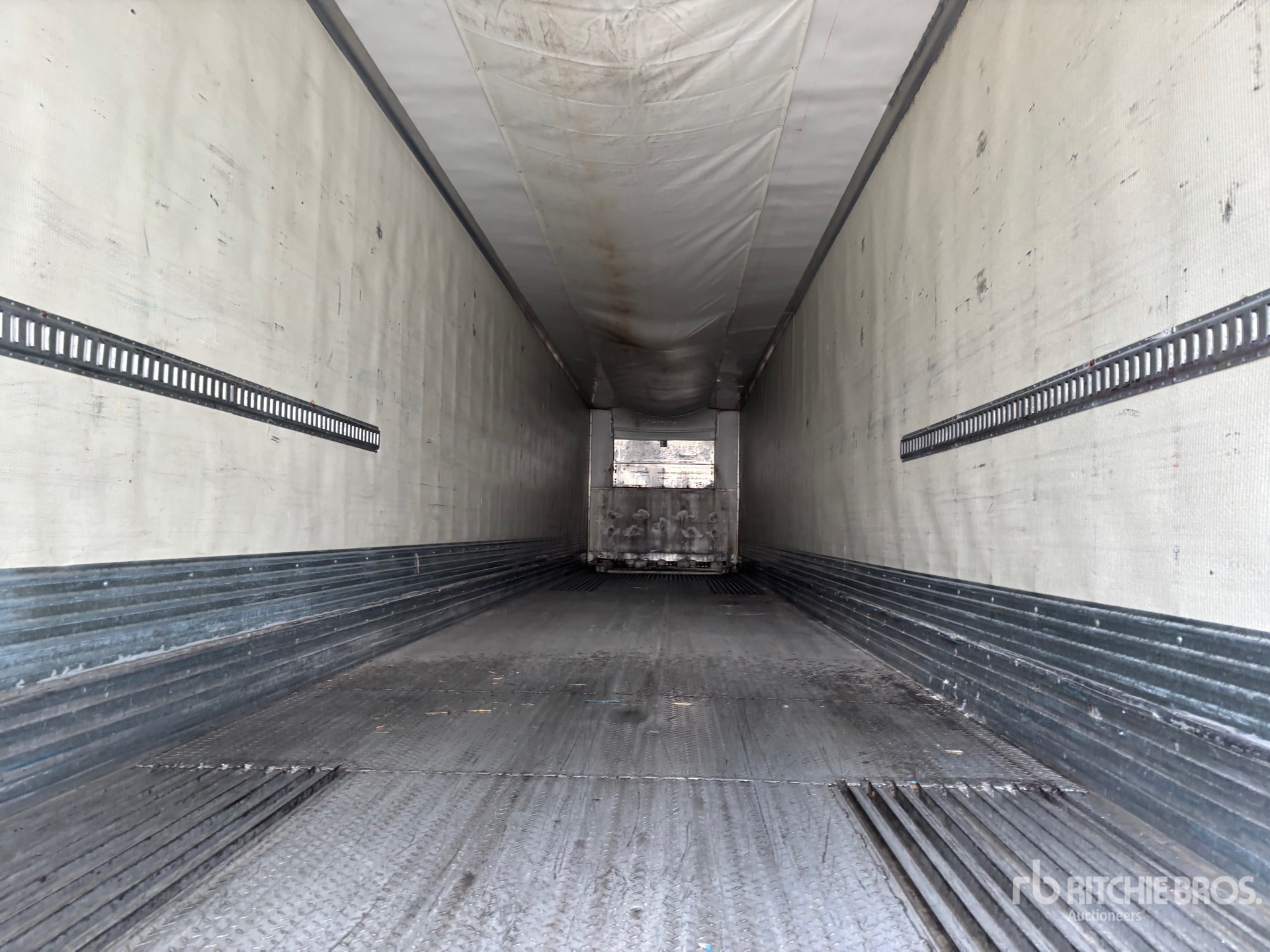 2010 Utility 53 FT X 102 IN TRI/A (INOPERABLE)