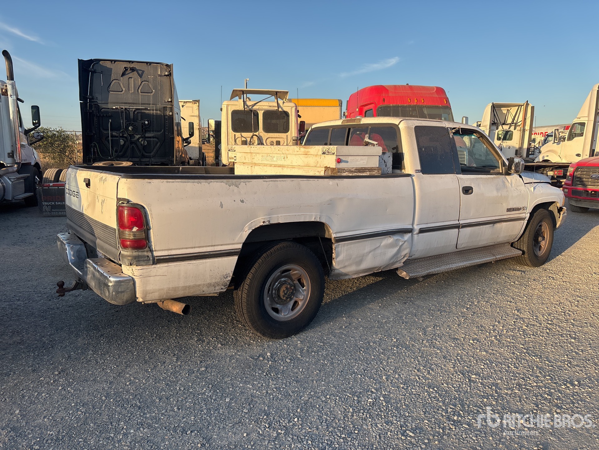 General Appearance with Picture, Right Rear Corner