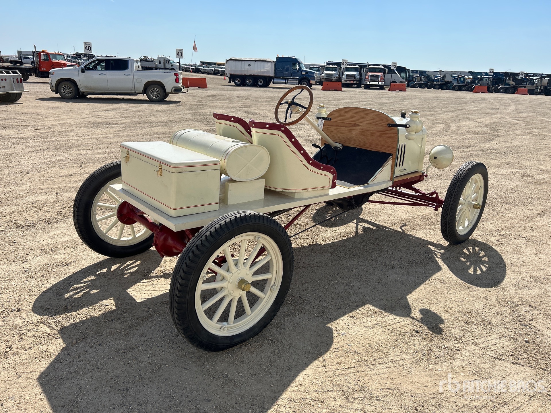 General Appearance with Picture, Right Rear Corner