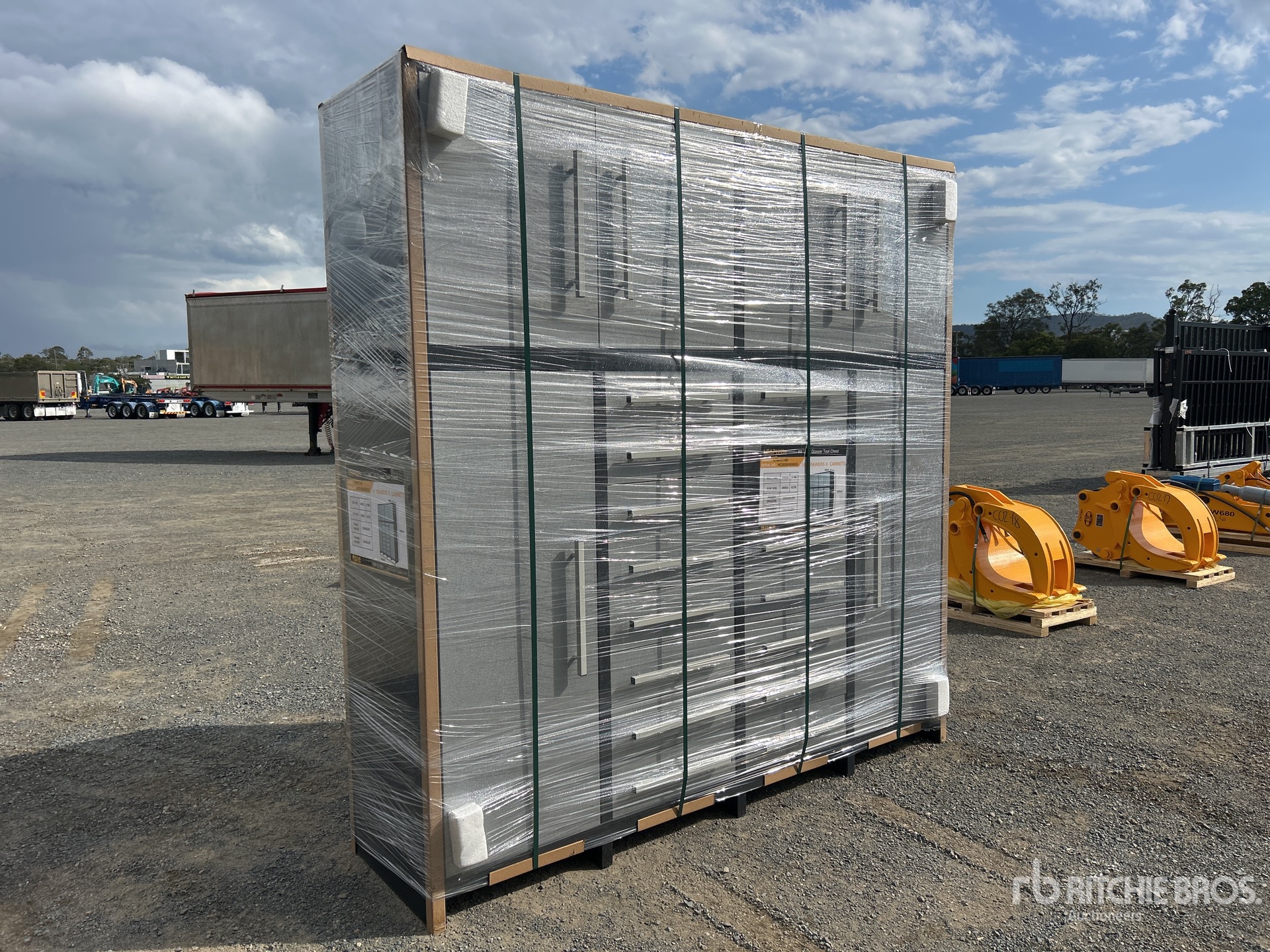 General Appearance with Picture, Right Front Corner