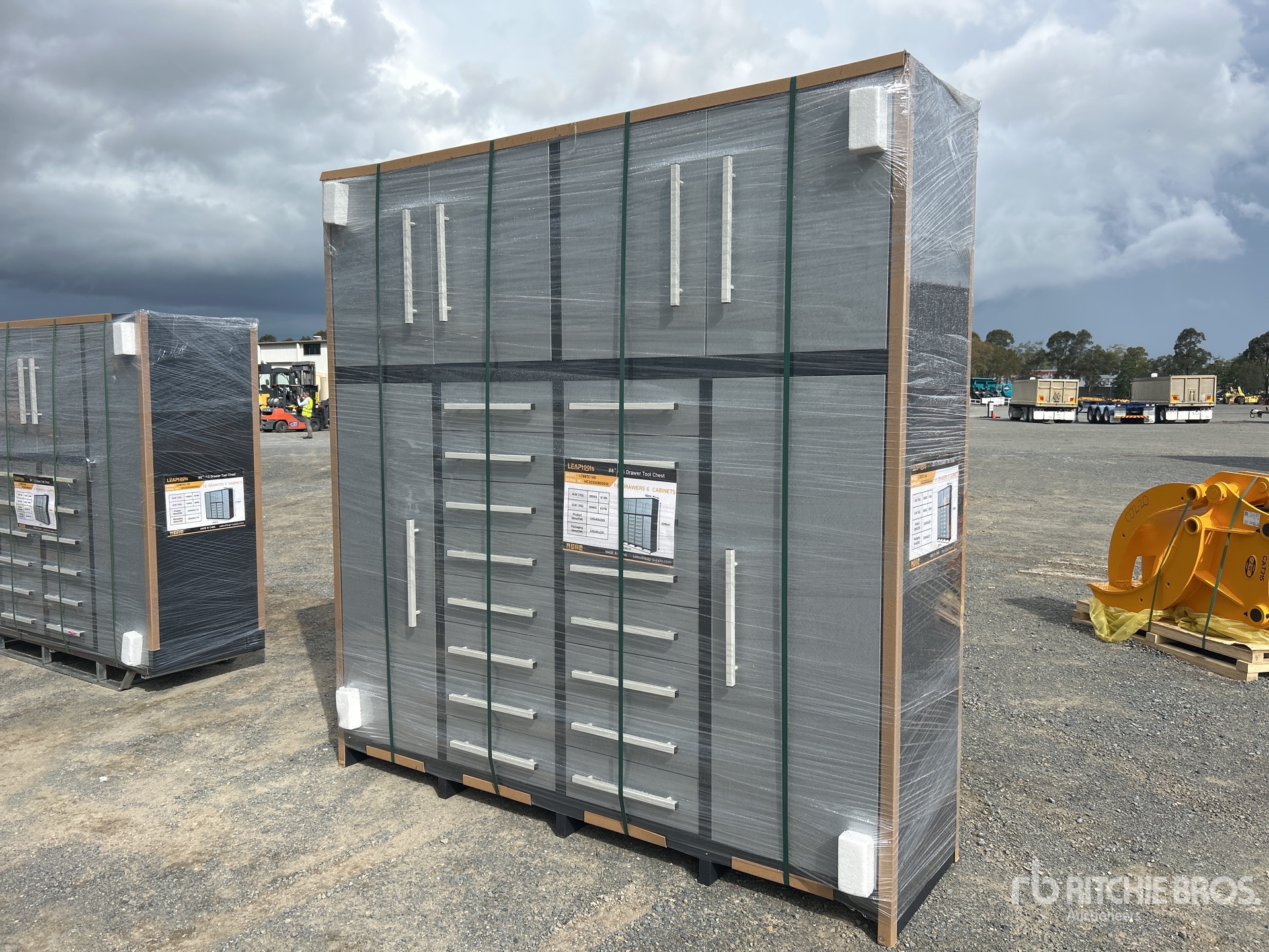 General Appearance with Picture, Left Front Corner