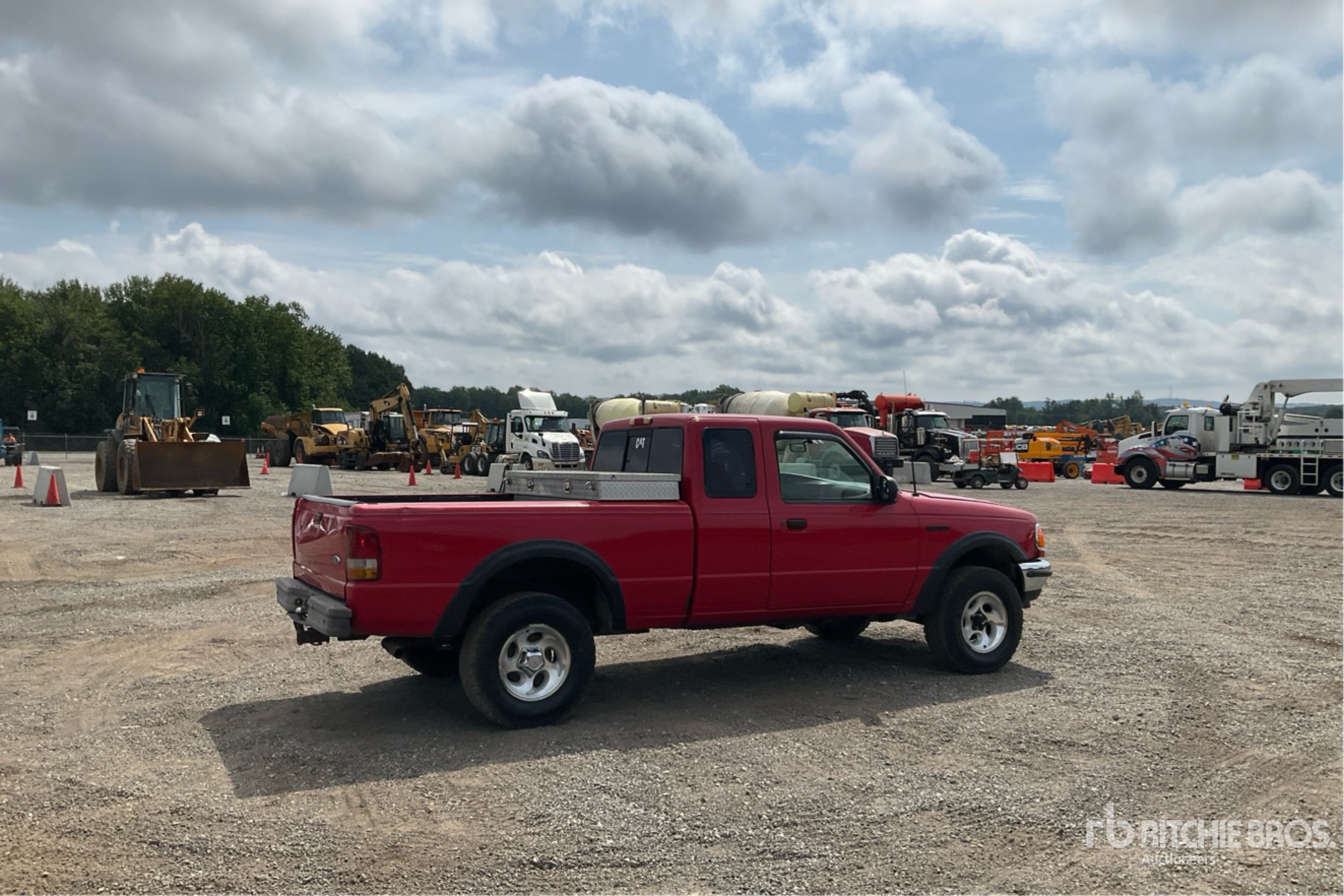General Appearance with Picture, Right Rear Corner
