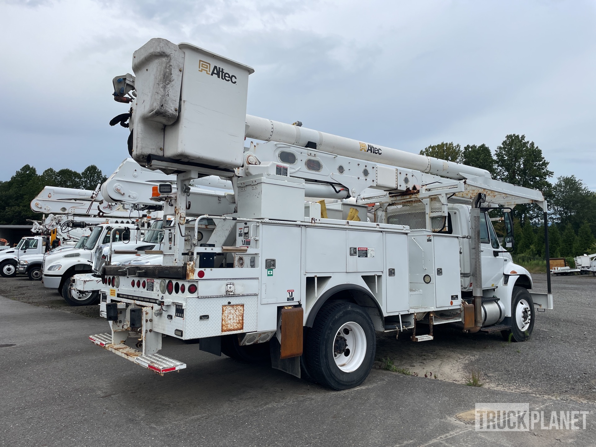 General Appearance with Foto, angolo posteriore sinistro