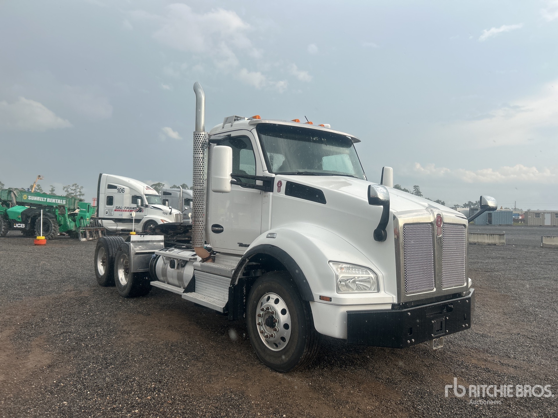 General Appearance with Picture, Right Front Corner