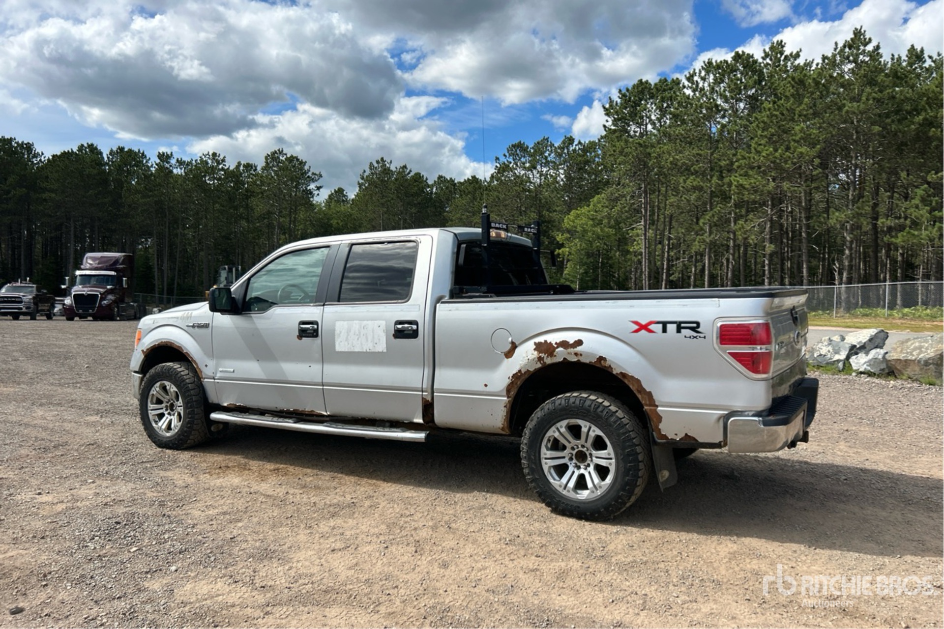General Appearance with Picture, Left Rear Corner