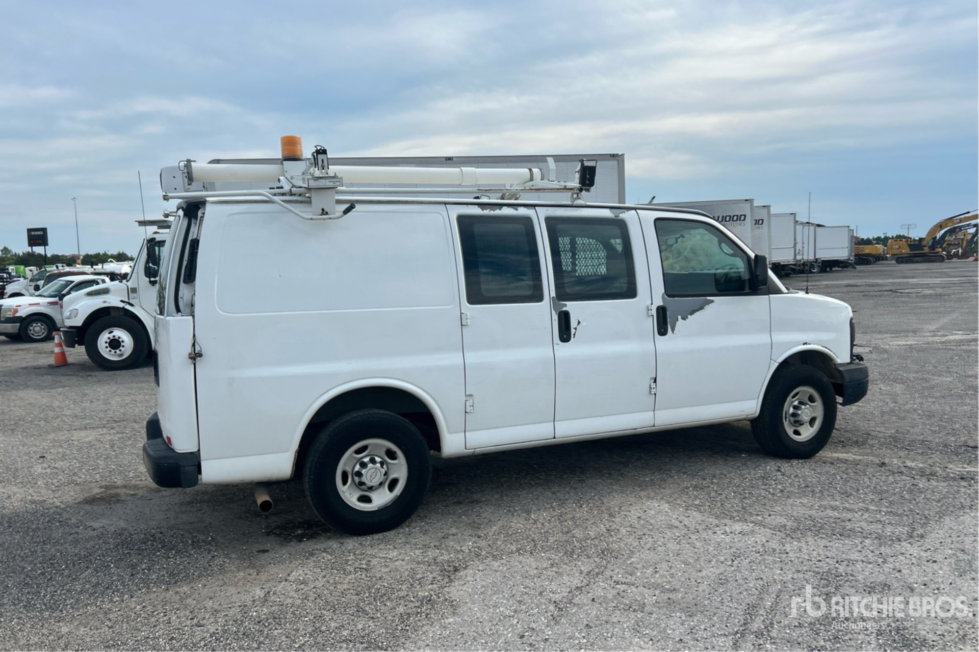 General Appearance with Picture, Right Rear Corner