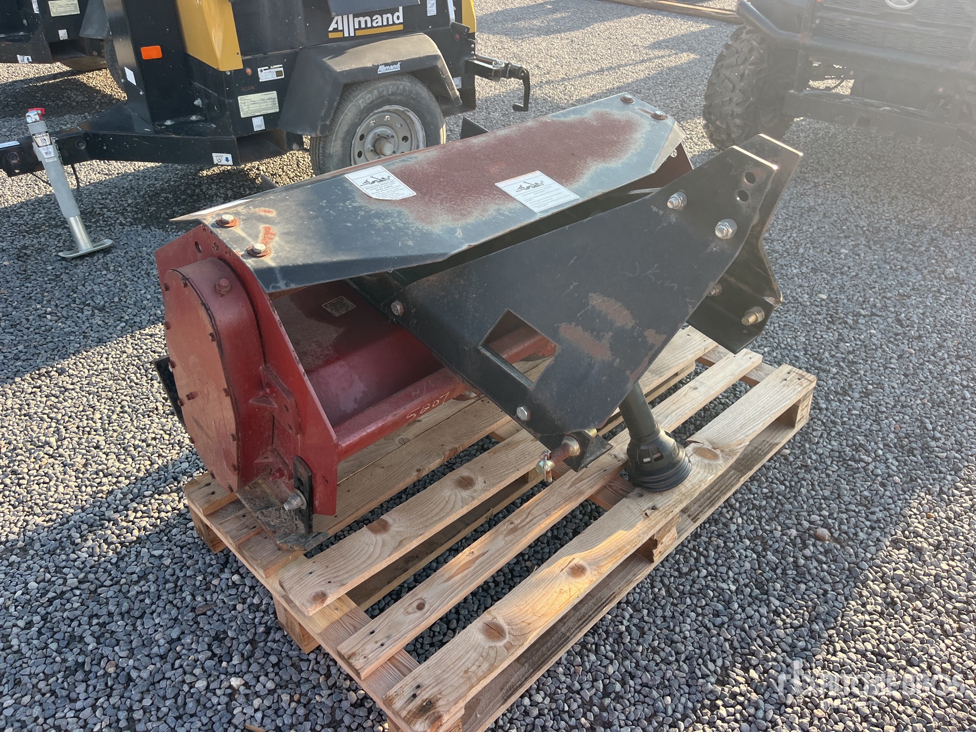General Appearance with Picture, Right Front Corner