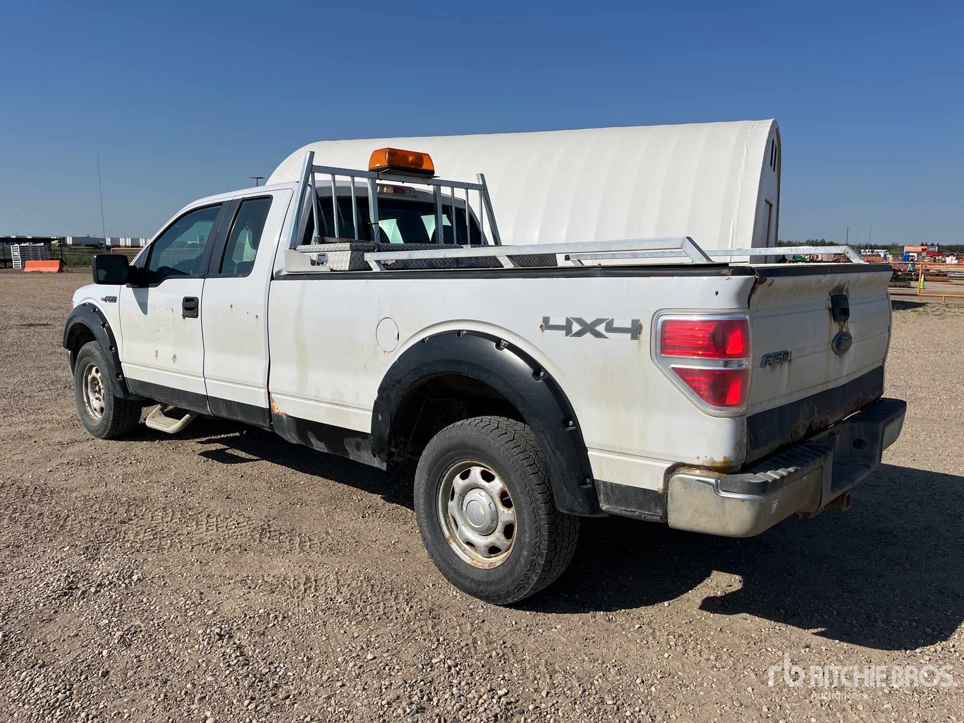 General Appearance with Picture, Left Rear Corner