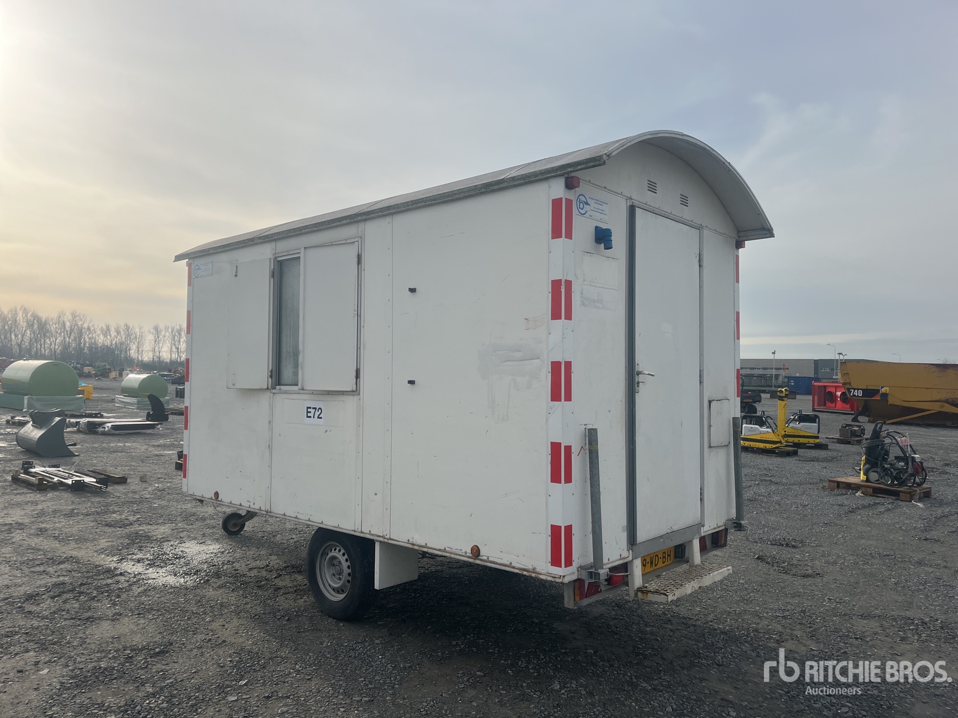 General Appearance with Picture, Left Rear Corner